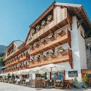 4* Hotel Le V De